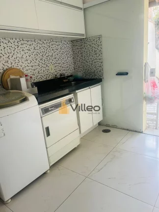 Imagem Descubra o conforto de viver em uma casa espaçosa e bem localizada!
Construída em 2013, esta linda...