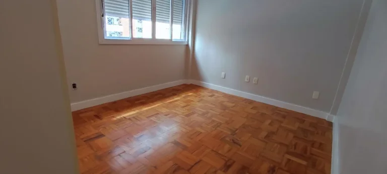 Imagem Apartamento 150 M², 3Q, 1 Suíte, Lavabo, 4 Banheiros, 1 Vaga fixa e escriturada, Dependência completa de serviço, Próximo a 2 estações do metrô.