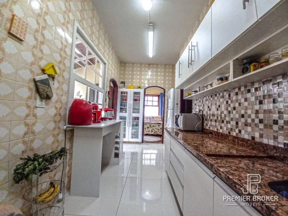 Imagem Casa à venda, 193 m² por R$ 850.000,00 - Várzea - Teresópolis/RJ