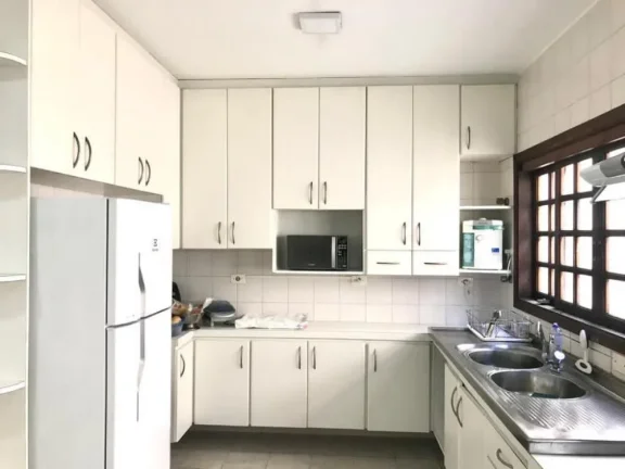 Imagem Casa no Res. Alpha 9 - 300m²