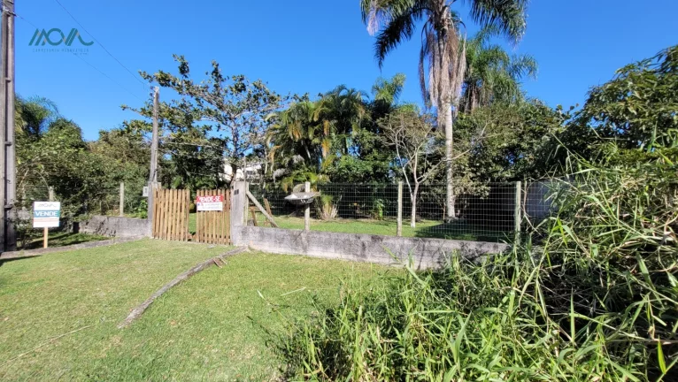 Imagem VENDIDO PELA MOVA! Casa com dois terrenos, quadra mar em Itapoá