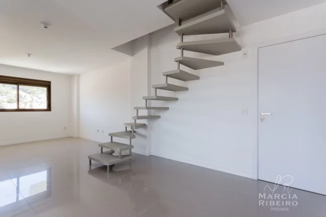 Imagem DUPLEX novo na Trindade com 3 quartos