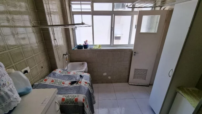 Imagem Apartamento à venda, 140 m² por R$ 700.000,00 - Pitangueiras - Guarujá/SP