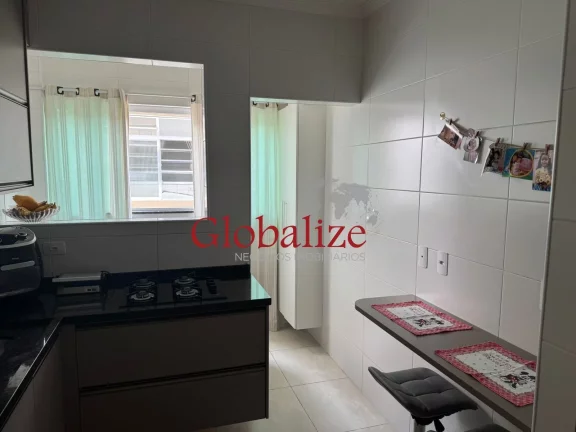 Imagem Casa em Villagio com 2 Dormitórios e Garagem para 3 Carros ? Santos R$ 885 mil