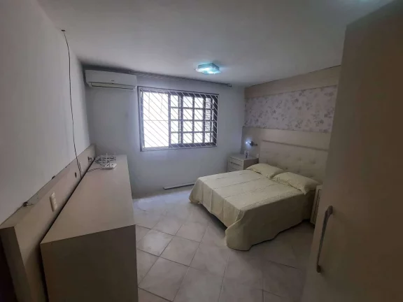 Imagem Casa à Venda, 195 m2, 3 Dormitórios(1S), 4 Vagas , Itacorubi, Florianópolis/SC