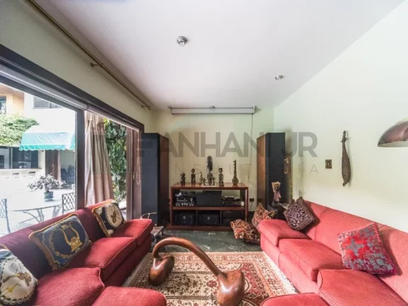 Imagem VENDO CASA PRÓXIMO AO PQ. IBIRAPUERA! Magnifica residência a venda em rua tranquila e arborozada no Jardim Lusitânia, com 900m² de área construída em