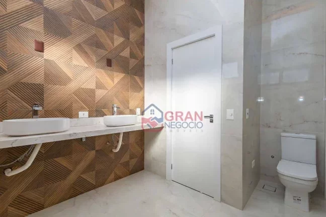 Imagem Casa alto padrão a venda próximo ao parque Tingui