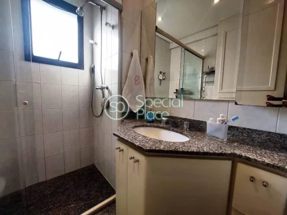 Imagem Apartamento com 180m² em Moema Pássaros. Living integrado à varanda envidraçada, sala de almoço...