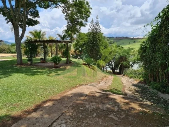 Imagem Belíssima Chácara à Venda em Piracaia 12.100m frente exclusiva par água