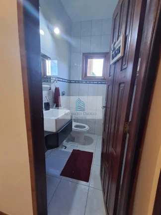 Imagem Imperdível: Casa à venda em Itatiaia-RJ, 5 quartos, 2 suítes, 1 sala, 5 banheiros, 4 vagas, 373,64m² de área. Confira já!