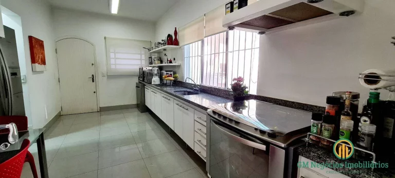 Imagem Casa a venda com porteira fechada em condomínio - Algarve