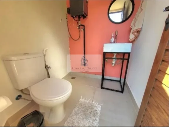 Imagem Casa de Luxo à Venda em Maria Paula, Niterói-RJ: 4 Quartos, 1 Suíte, 2 Salas, 3 Banheiros, 3 Vagas de Garagem