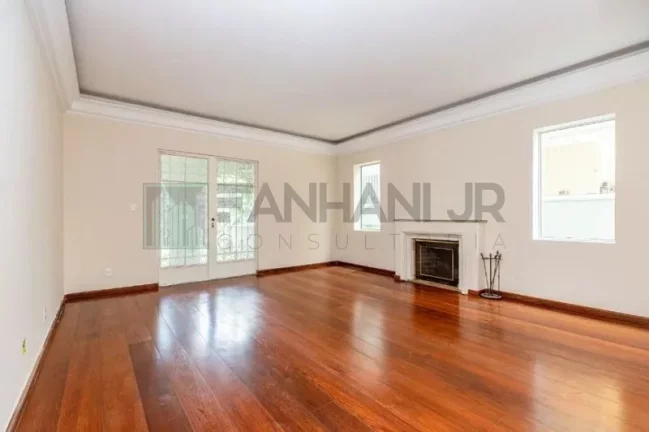Imagem Casa de luxo no Jardim Paulista: 4 quartos, 3 suítes, 5 banheiros, 4 vagas. 400m² de área. Venda ou locação em SP.