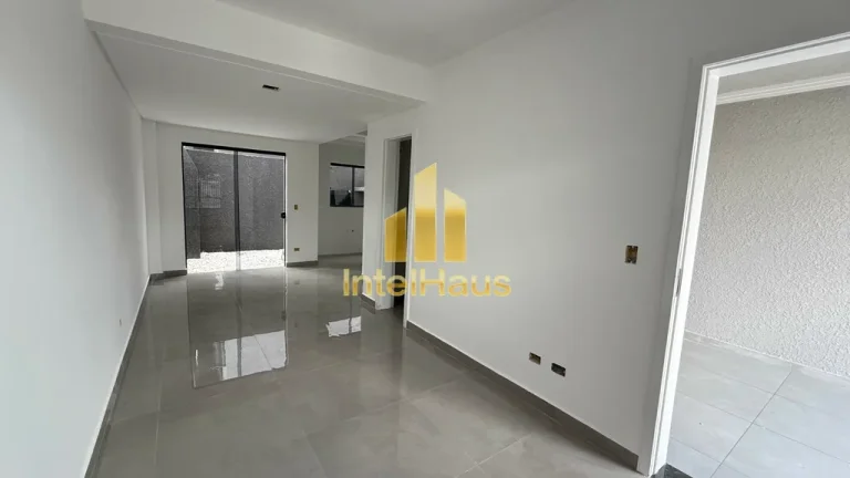 Imagem Sobrado novo em condomínio no Alto Boqueirão, com aproximadamente 88 m² privativos, distribuídos...