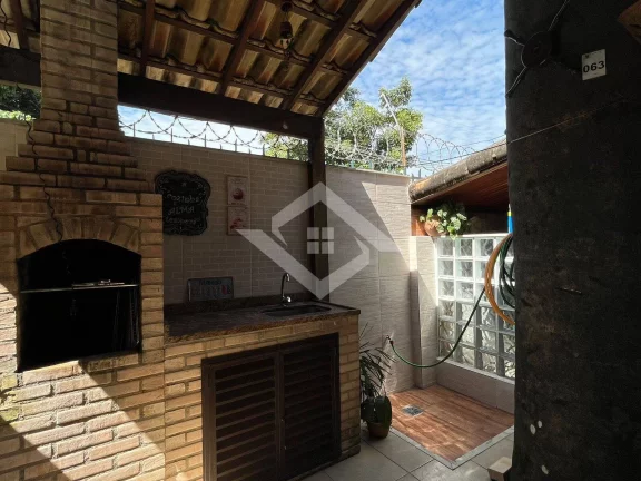 Imagem Casa Triplex de 4 Quartos para Venda na Taquara com 130 m²