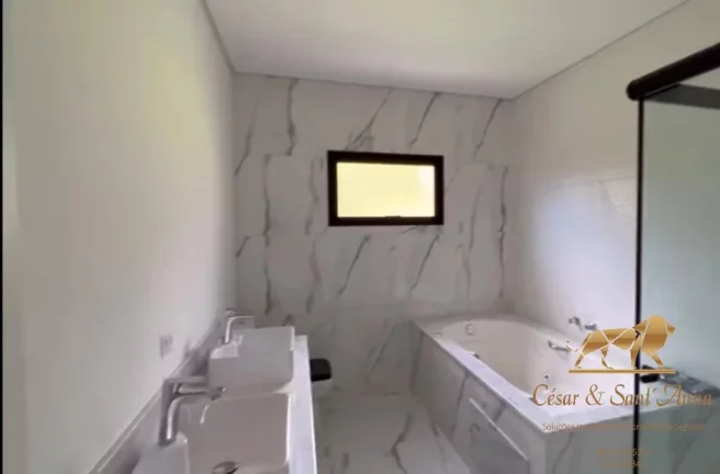 Imagem Linda Casa a Venda em Condomínio fechado em Campos do Jordão-SP