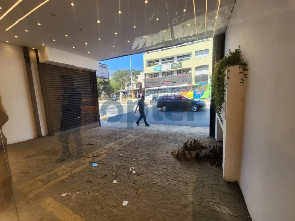 Imagem Salão/ loja comercial de 280m2 na Avenida Kennedy no bairro Jardim do Mar em São Bernardo do Campo 2 vagas de garagem na frente