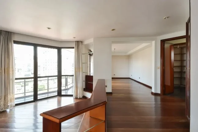 Imagem Apartamento 274M², 4Q, 1 Suíte, 4 Banheiros, 3 Vagas, Varanda, Piscina, Salão de Festas, Playground, Quadra, Hidro, Despensa.