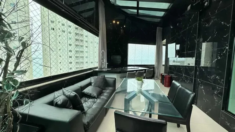 Imagem Cobertura duplex mobiliado com 4 dormitórios sendo 4 suítes e 5 vagas em Balneário Camboriú/SC
