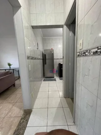 Imagem Apartamento com 2 dormitórios, 2 andar sem elevador esquina com canal 1 à venda, 66 m² por R$ 300.000 - Marapé - Santos/SP