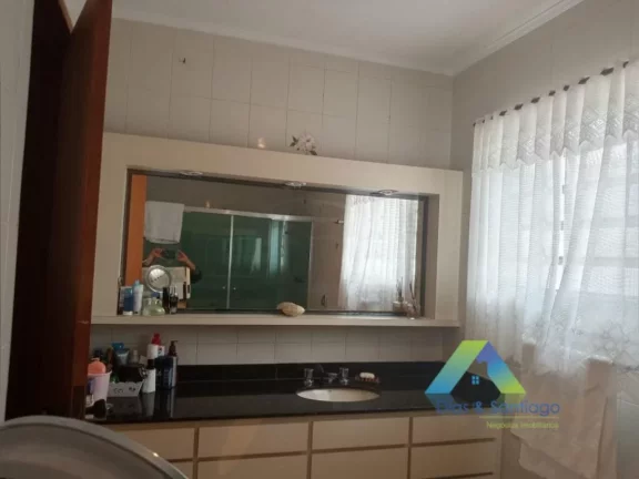 Imagem Sobrado com 3 Quartos e 4 banheiros à Venda, 170 m² por R$ 669.900