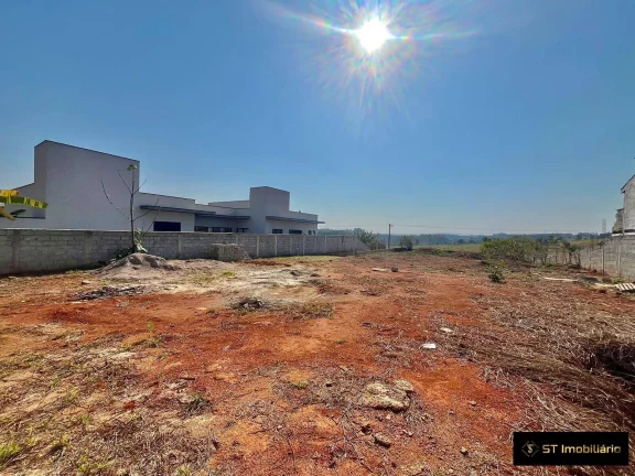 Imagem Terreno de 1.000m² à Venda em Atibaia/SP - Condomínio com Acesso a Represa!