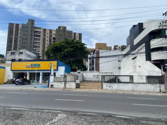 Imagem A 5ª Avenida Imóveis aluga Lote 507,00m2 no Rio Vermelho por R$15.000,00: em frente ao Posto Shell