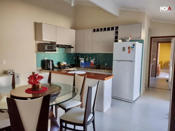 Imagem Apresentando uma oportunidade única de residência em Interlagos, esta luxuosa casa duplex de 360m2...
