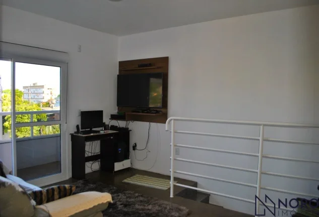 Imagem Casa de 3 Dormitórios sendo 2 Suítes, vaga para 2 carros com pátio.