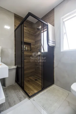 Imagem Casa a venda mobiliada e reformada - Alphaville 6 | 4 suítes - 4 vagas - 360m² AC - 360m² AT | R$2.990.000