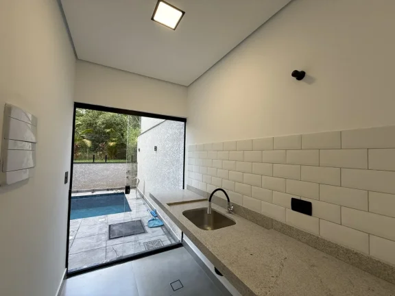 Imagem Casa á Venda no Nova Jaguarí com fundo para mata e piscina