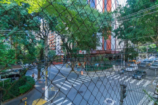 Imagem Apartamento no Jardim Paulista com 175m², 3 quartos (1 suíte) e 1 vaga.
