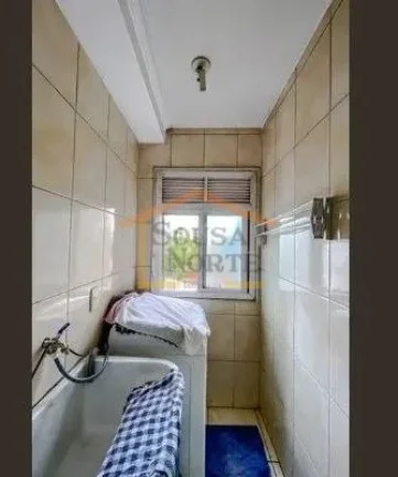 Imagem Apto 2 dormitórios, sala 2 ambientes, cozinha com armários, com fogão, 1 vaga de garagem. 62m².
...