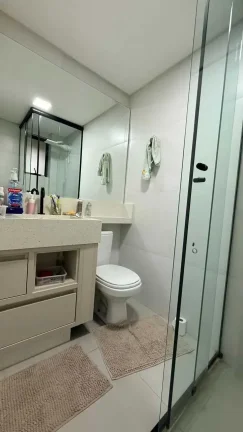 Imagem Apartamento com 2 dormitórios sendo 1 suíte e 1 vaga de garagem em Navegantes/SC