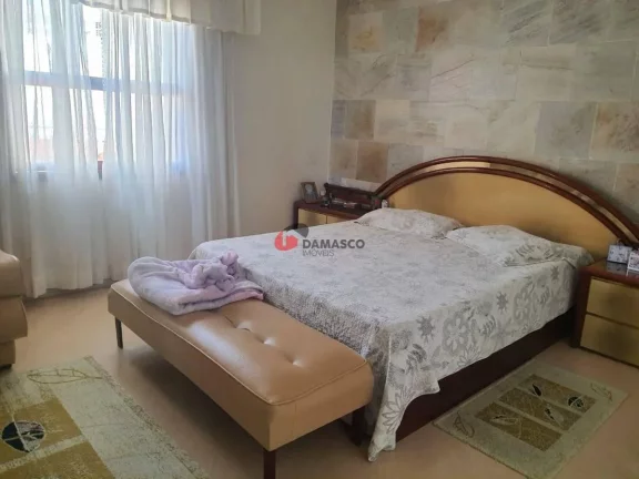 Imagem Sobrado à venda 3 Quartos, 1 Suite, 12 Vagas, 300M², Cerâmica, São Caetano do Sul - SP