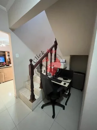 Imagem Casa assobradada , 2 casas , 1°com 3 dorms, 1 suíte, 2 vagas, 2° com 1 dorm e quintal ,bairro Jardim Las Vegas, Santo André