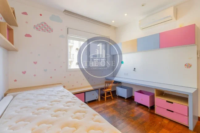 Imagem Luxuoso apartamento de 4 quartos e 4 suítes em Perdizes, São Paulo-SP: 2 salas, 6 banheiros, 4 vagas de garagem, 250m² de área.