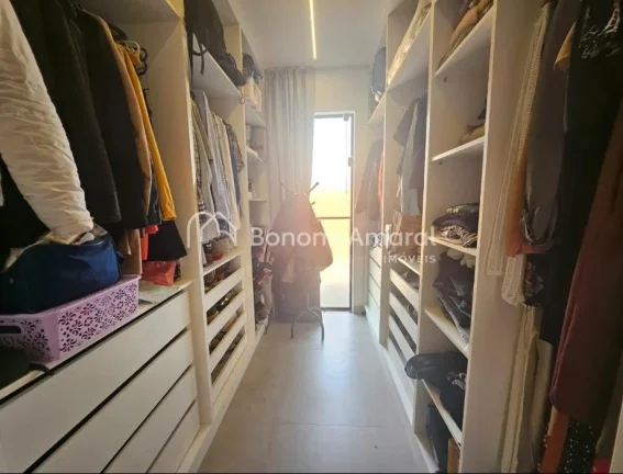 Imagem Descubra essa casa à venda em Valinhos, localizada em um condomínio fechado de fácil acesso a Cam...