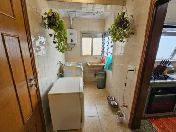 Imagem Apartamento semi-mobiliado, 93m², dispõe de 3 dormitórios, sendo 1 suíte, sala para 2 ambientes ...