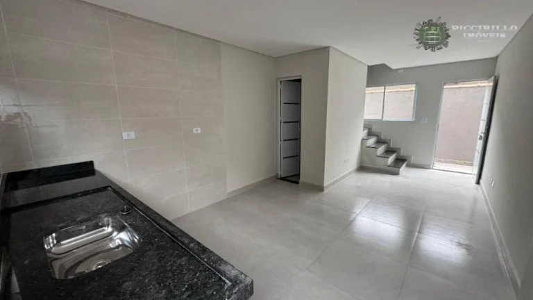 Imagem Sobrado com 2 dormitórios à venda, 49 m² por R$ 350.000 - Maracanã - Praia Grande/SP