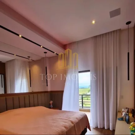 Imagem SOBRADO LUXUOSO EM CONDOMÍNIO FECHADO – 279m² | ALTO PADRÃO | VISTA LIVRE | PISCINA | SJC