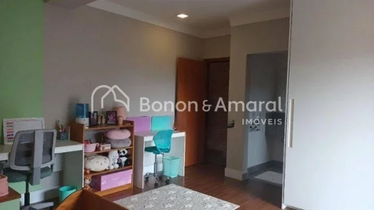 Imagem Linda e espaçosa casa com sala de estar, sala de jantar, cozinha, copa, lavabo, varanda gourmet, ri...