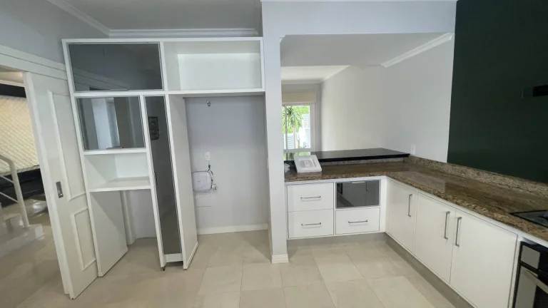 Imagem Casa Em Jurerê - 600 metros da praia