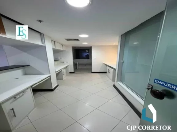 Imagem Sala para alugar na Pituba. 340m² para Clínica em centro odntomédico.