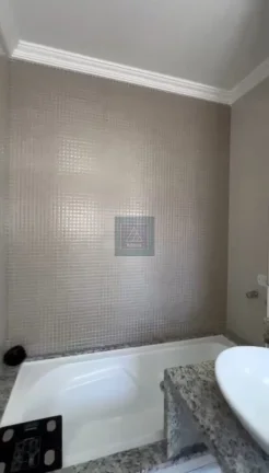 Imagem OPORTUNIDADE no Uberaba - Sobrado com suíte, ático e 3 vagas