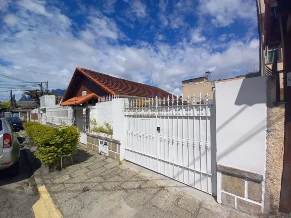 Imagem Casa para Venda em Teresópolis / RJ no bairro Várzea