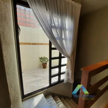 Imagem RUDGE RAMOS SOBRADO 162 METROS, 3 DORMITORIOS, 2 VAGAS ESPAÇO GOURMET com ótima localização e valor !!!