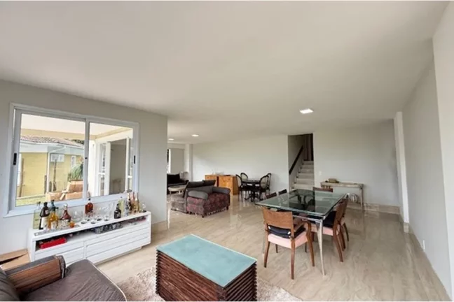 Imagem Casa 257m2 e 4 suítes a venda em Condomínio Fechado, lazer completo e segurança no Recreio dos Bandeirantes
