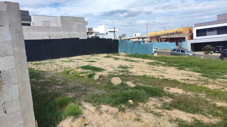 Imagem TERRENO COM ACLIVE - 300,00 M² - CONDOMÍNIO LA DOLCE VITA - PAULÍNIA