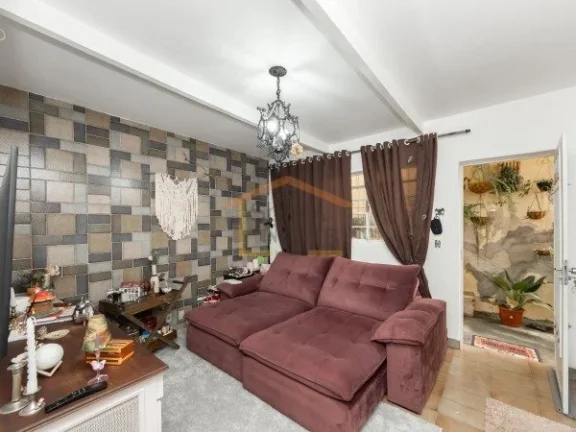 Imagem Casa Térrea, 104m², 8 dormitórios, sendo 2 suítes, 6 banheiros e 1 vaga de garagem. 

O imóvel ...